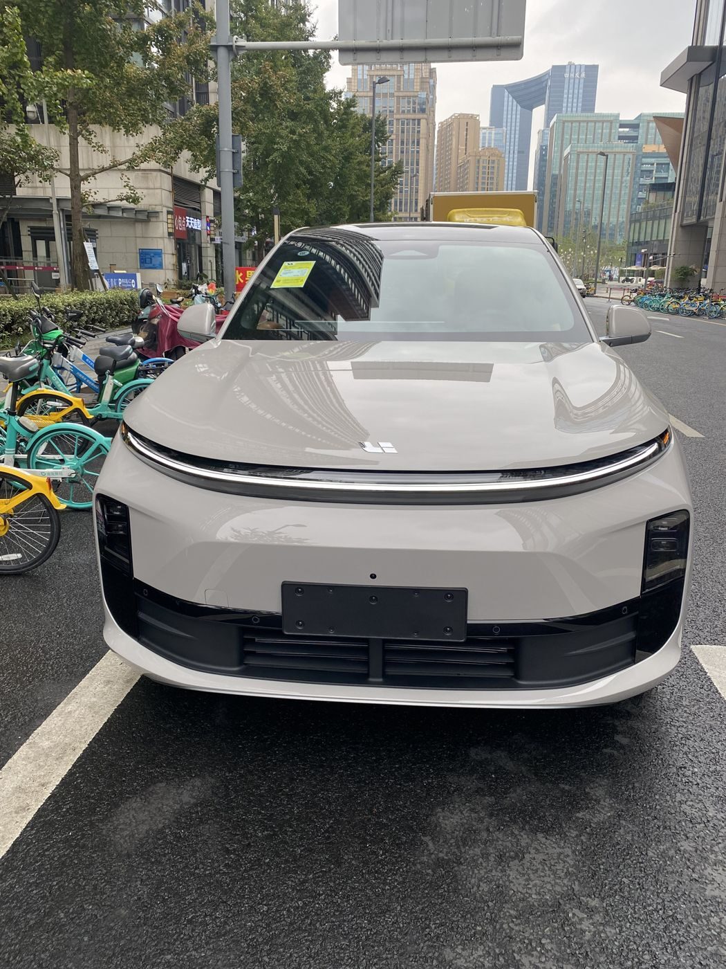 WM视讯 MEGA 高压纯电 MPV